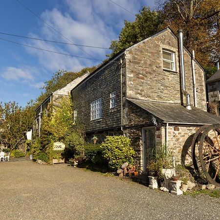 Apartamento The Granary At Bissick Old Mill Truro Exterior foto