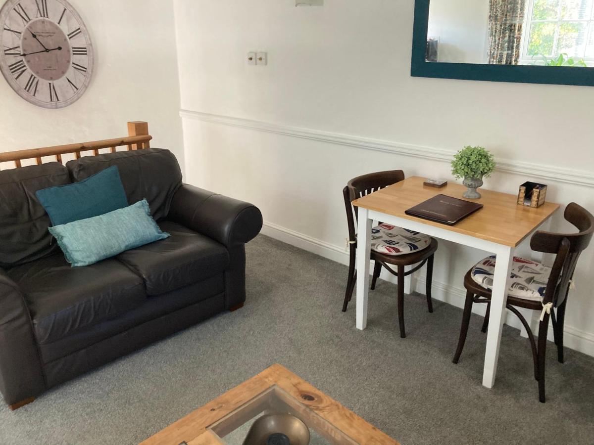 Apartamento The Granary At Bissick Old Mill Truro Exterior foto